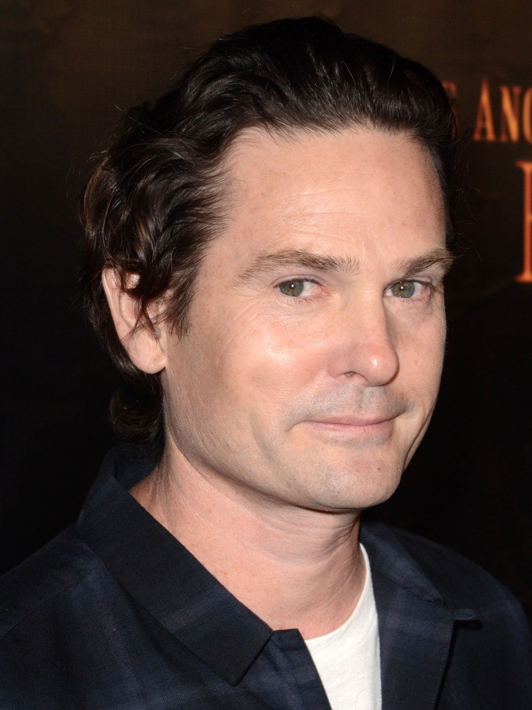 How tall is Henry Thomas?